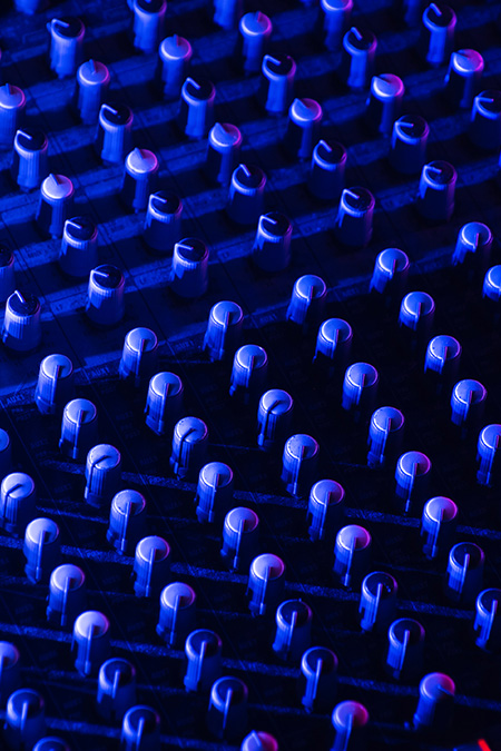 01 mixes on cd players or track at nightclub during p 2024 10 18 21 06 32 utc